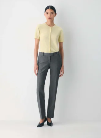 bare cashmere kurzarm strickjacke 1 330x451 - Bare Cashmere Kurzarm-Strickjacke