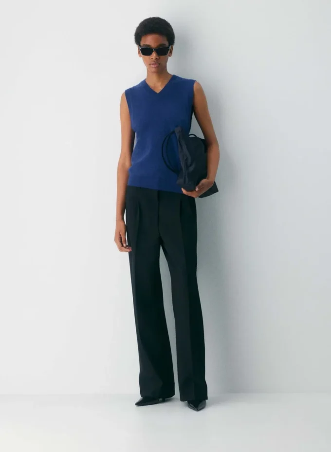 Bare Cashmere V-Ausschnitt-Strickweste