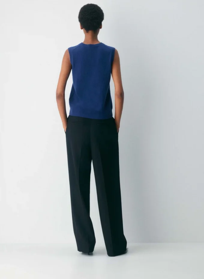 Bare Cashmere V-Ausschnitt-Strickweste