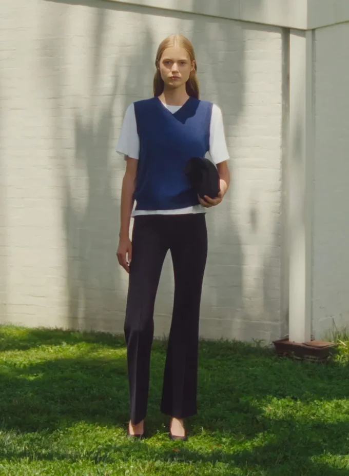 Bare Cashmere V-Ausschnitt-Strickweste