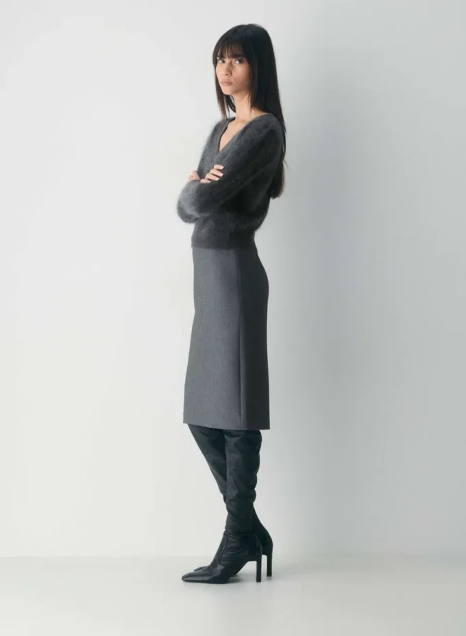 Brushed Cashmere Shrunken V-neck Sweater