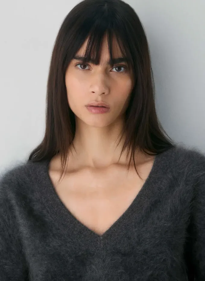 Brushed Cashmere Shrunken V-neck Sweater