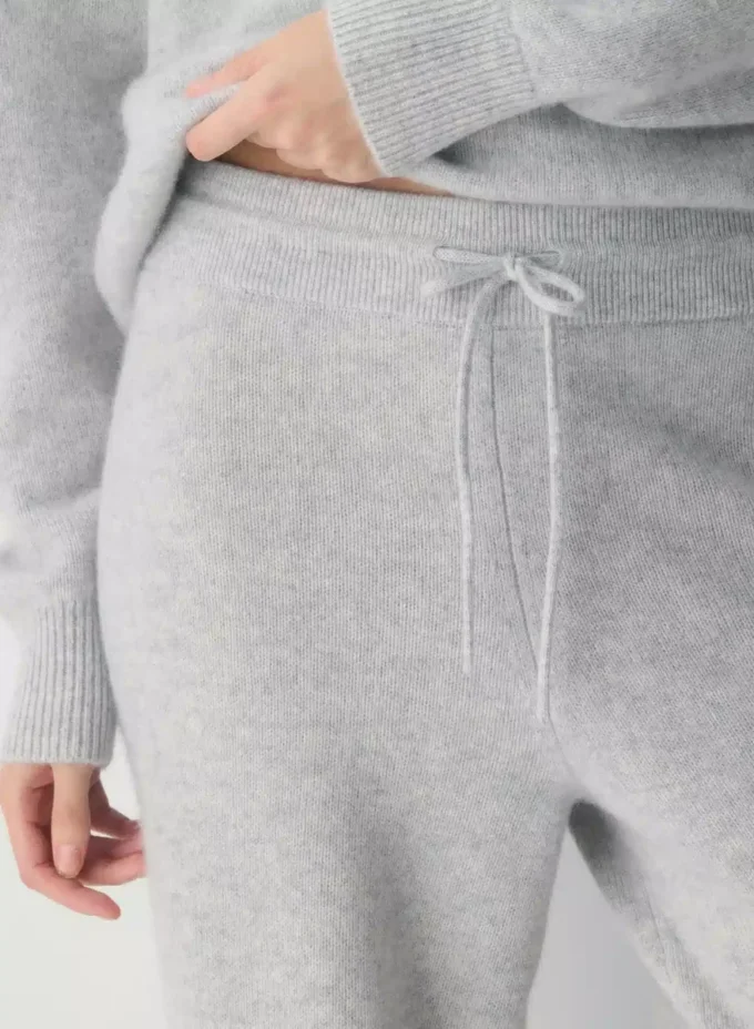 Essential Cashmere Hose mit hoher Taille und weitem Bein Essential Cashmere Hose mit hoher Taille und weitem Bein