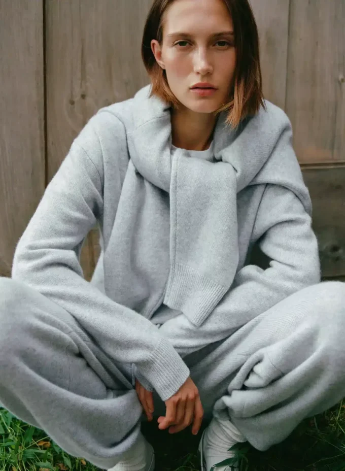 Essential Cashmere Hose mit hoher Taille und weitem Bein Essential Cashmere Hose mit hoher Taille und weitem Bein