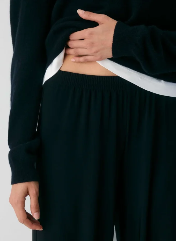 Linear Pant – Smooth Matter™