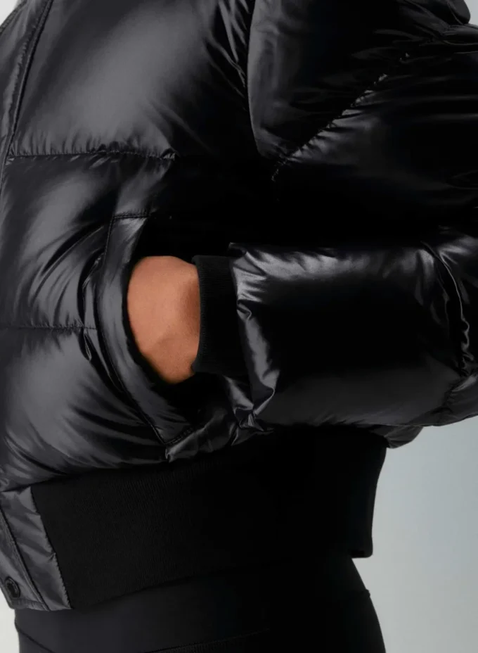 The Super Chalet Puff™ – Hi-Gloss