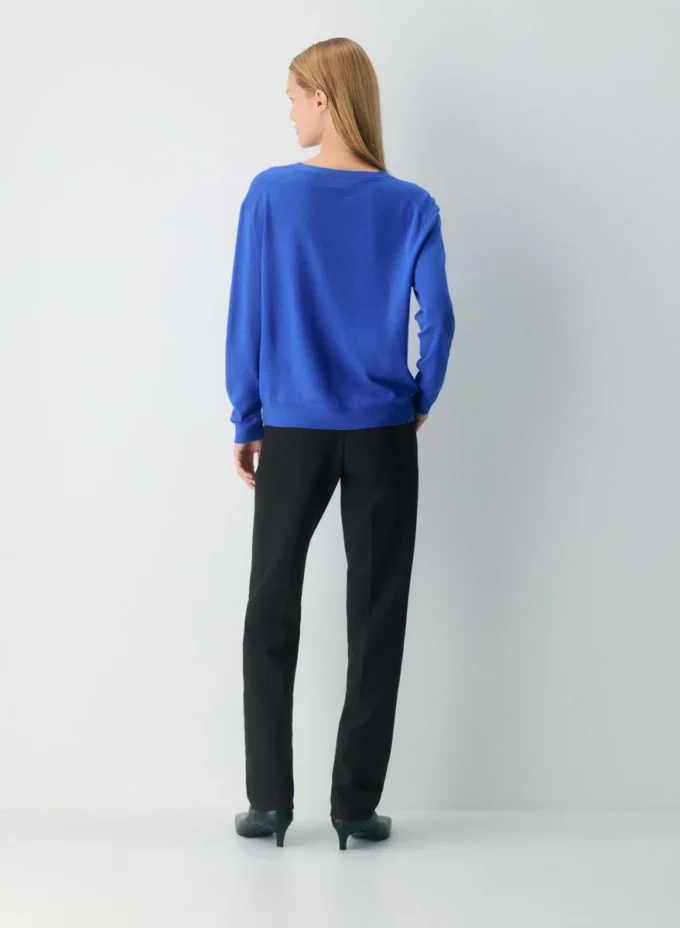 V-Ausschnitt-Strickjacke aus Bare Merino-Wolle V-Ausschnitt-Strickjacke aus Bare Merino-Wolle